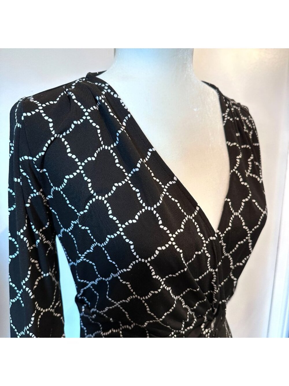 White House Black Market Black Geometric Print Dress S 3/4 Sleeve Surplice Neckl
